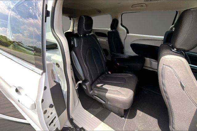 Chrysler Voyager LX FWD 2023