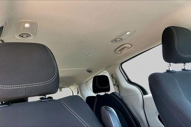 Chrysler Voyager LX FWD 2023