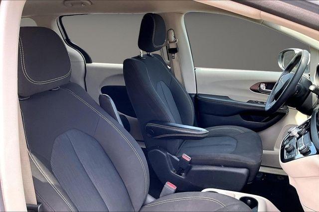 Chrysler Voyager LX FWD 2023