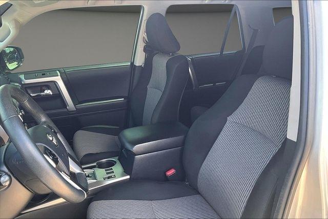 Toyota 4Runner SR5 2WD (Natl) 2023