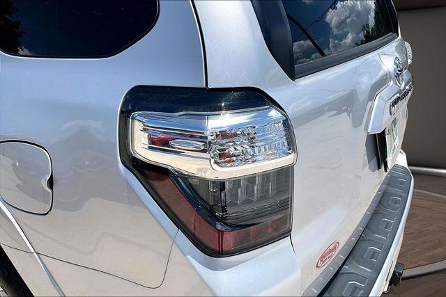 Toyota 4Runner SR5 2WD (Natl) 2023