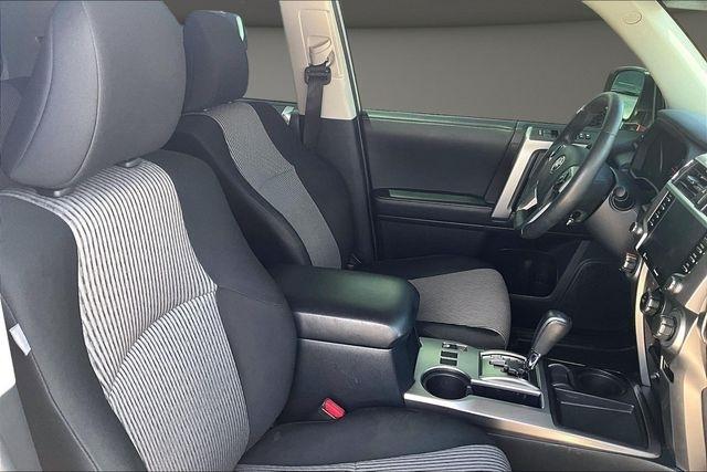 Toyota 4Runner SR5 2WD (Natl) 2023