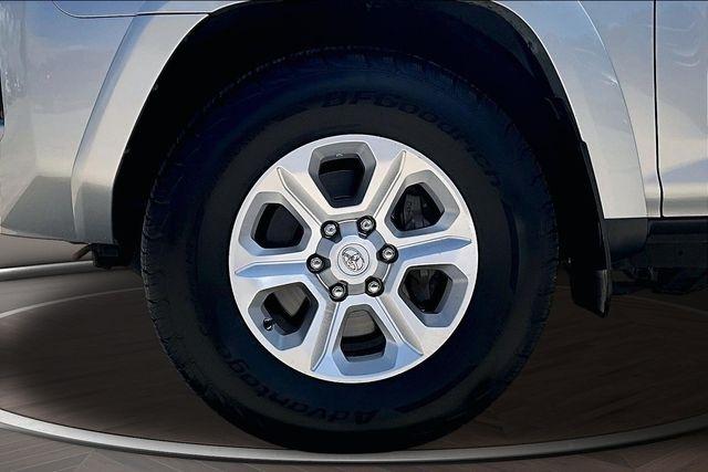Toyota 4Runner SR5 2WD (Natl) 2023