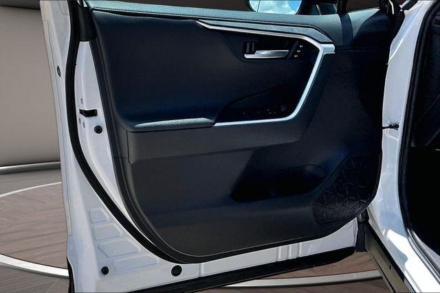Toyota RAV4 Hybrid XSE AWD (Natl) 2023