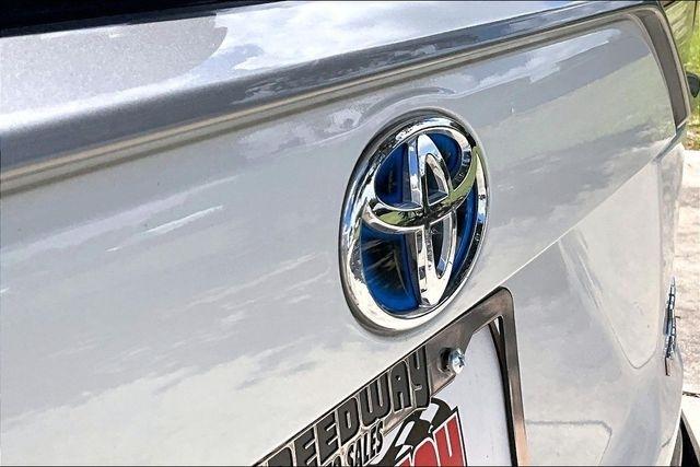Toyota RAV4 Hybrid XSE AWD (Natl) 2023
