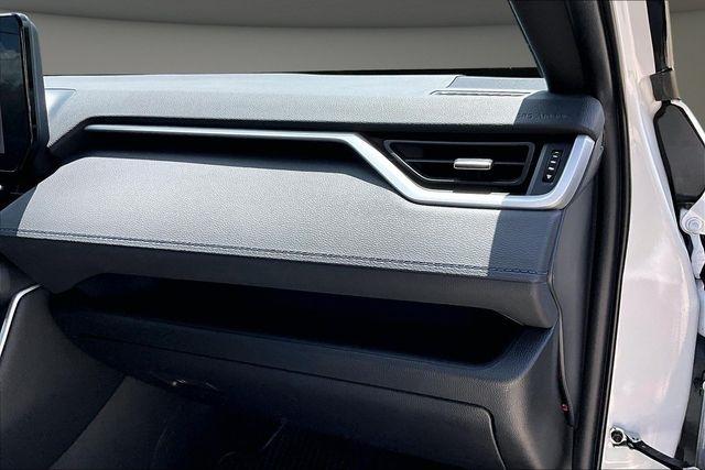 Toyota RAV4 Hybrid XSE AWD (Natl) 2023