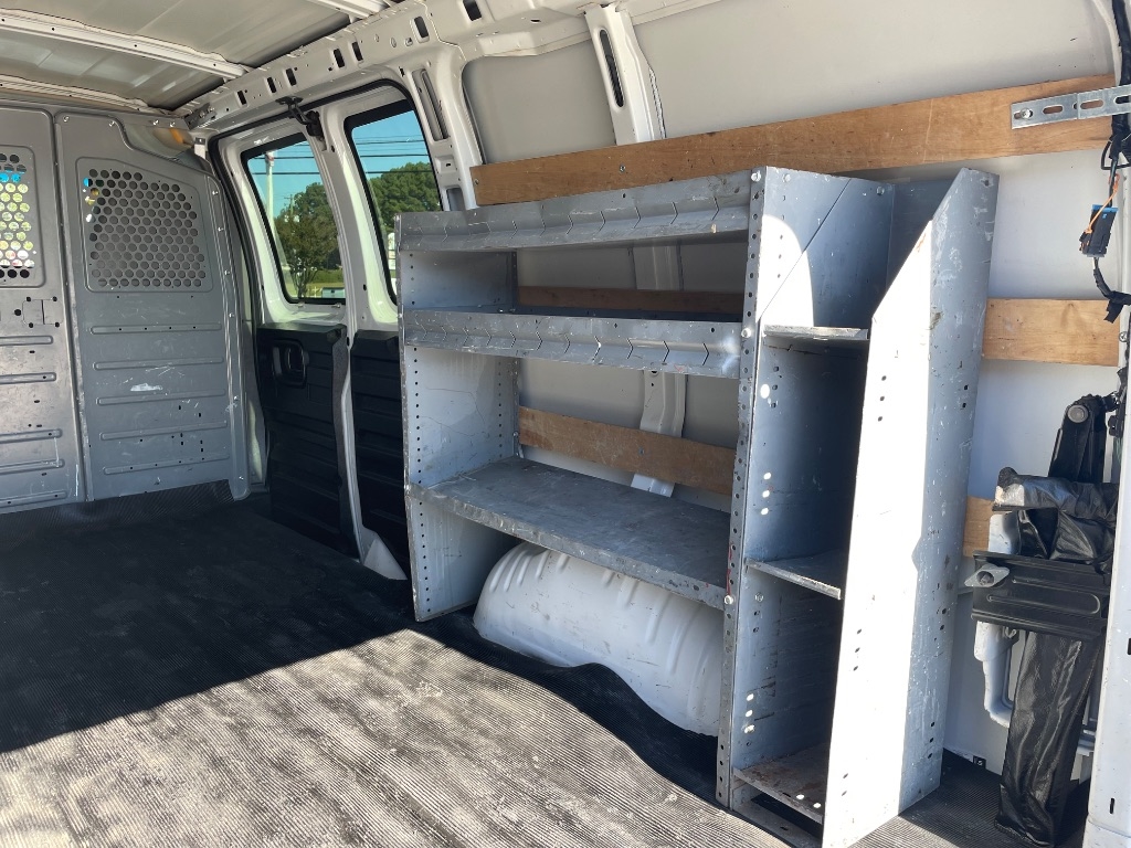 GMC Savana Cargo Van RWD 2500 135" 2014