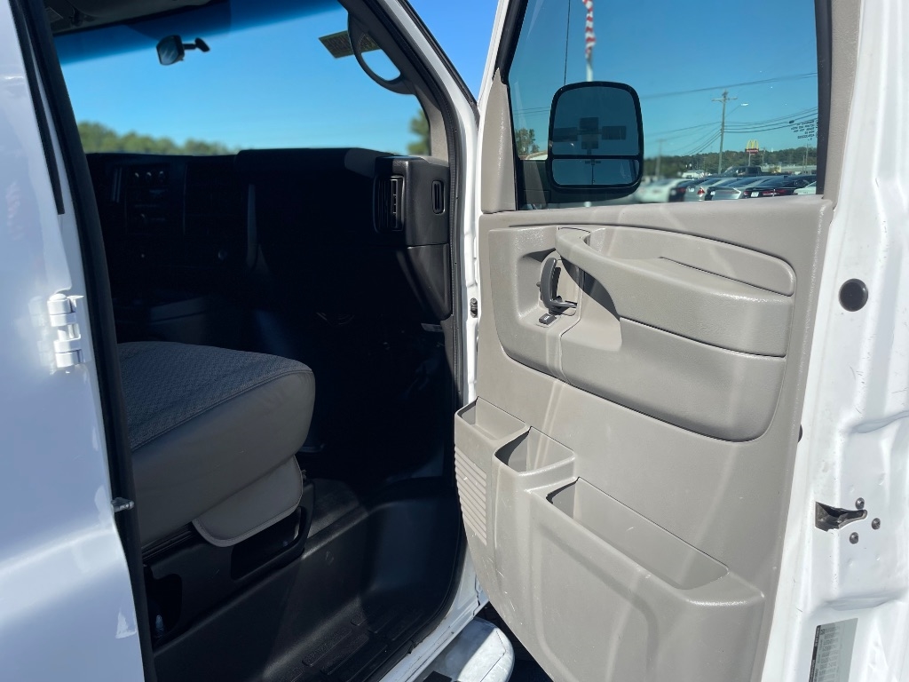 GMC Savana Cargo Van RWD 2500 135" 2014