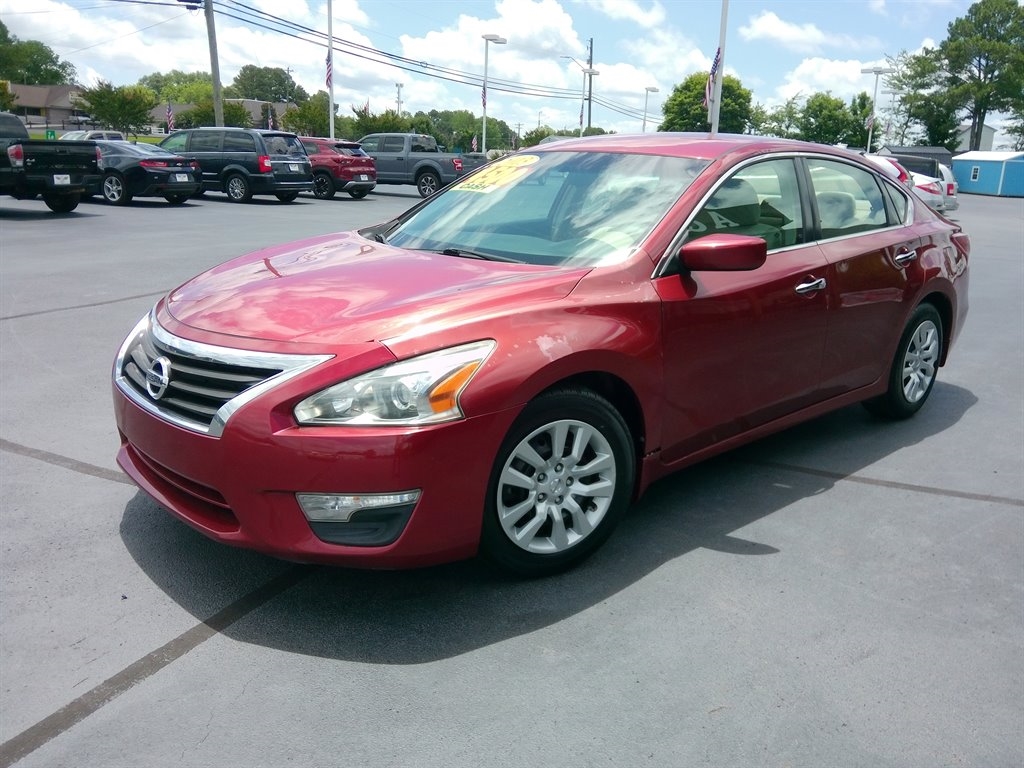 Nissan Altima 4dr Sdn I4 2.5 S 2013