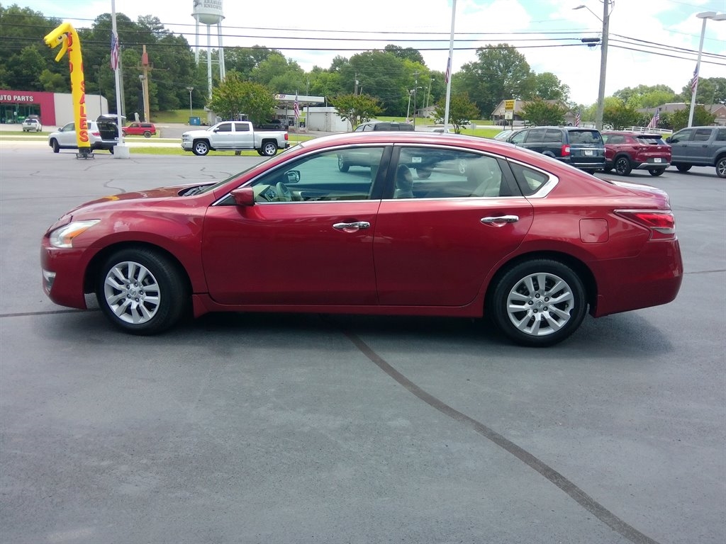 Nissan Altima 4dr Sdn I4 2.5 S 2013