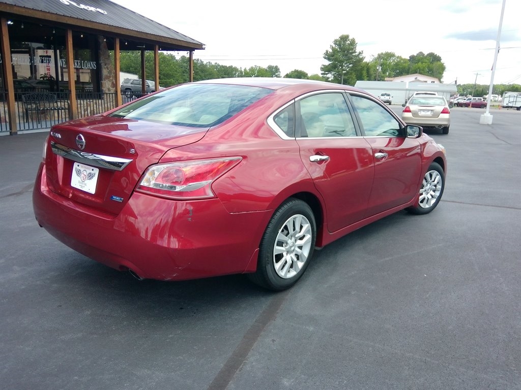 Nissan Altima 4dr Sdn I4 2.5 S 2013