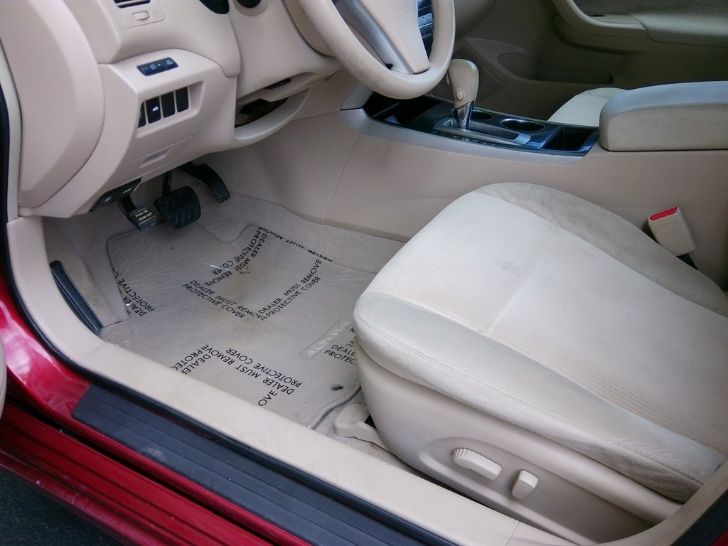 Nissan Altima 4dr Sdn I4 2.5 S 2013