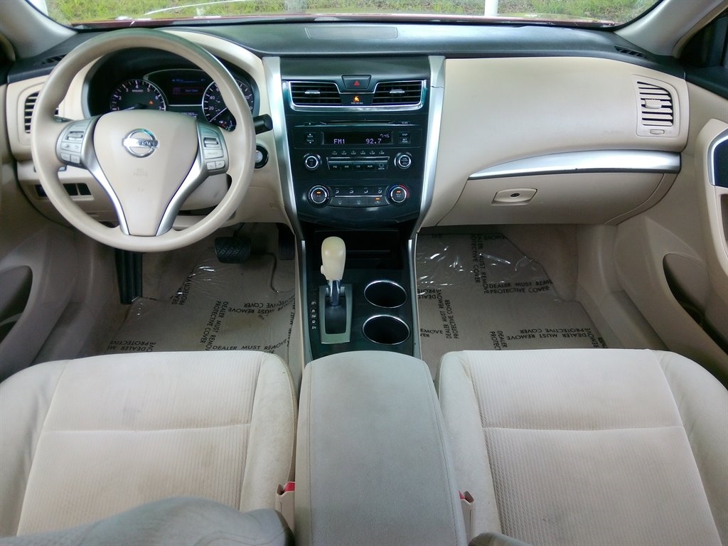 Nissan Altima 4dr Sdn I4 2.5 S 2013