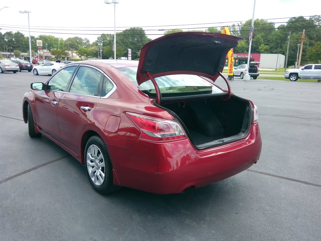 Nissan Altima 4dr Sdn I4 2.5 S 2013