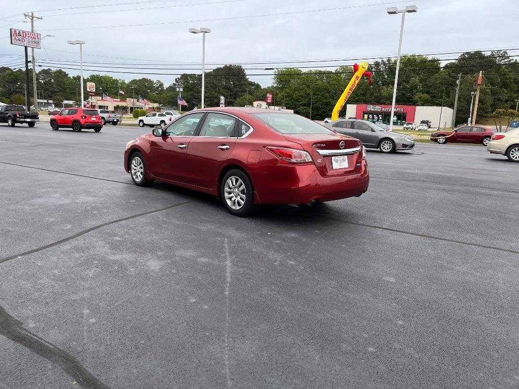 Nissan Altima 4dr Sdn I4 2.5 S 2013