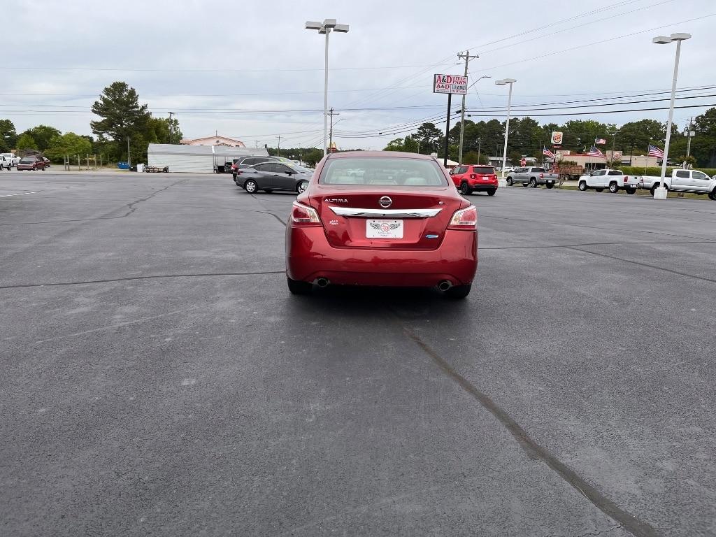 Nissan Altima 4dr Sdn I4 2.5 S 2013