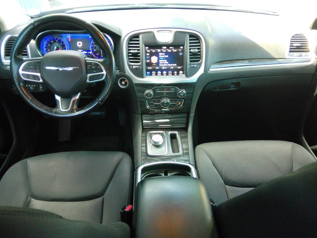 Chrysler 300 Touring RWD 2019