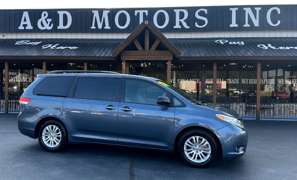 Toyota Sienna 5dr 7-Pass Van V6 XLE AAS FWD (Natl) 2013 Toyota Sienna 5dr 7-Pass Van V6 XLE AAS FWD (Natl) 2013
