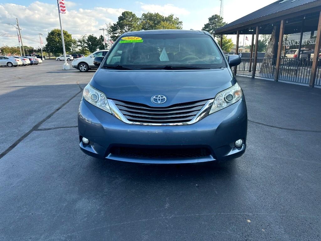 Toyota Sienna 5dr 7-Pass Van V6 XLE AAS FWD (Natl) 2013 Toyota Sienna 5dr 7-Pass Van V6 XLE AAS FWD (Natl) 2013
