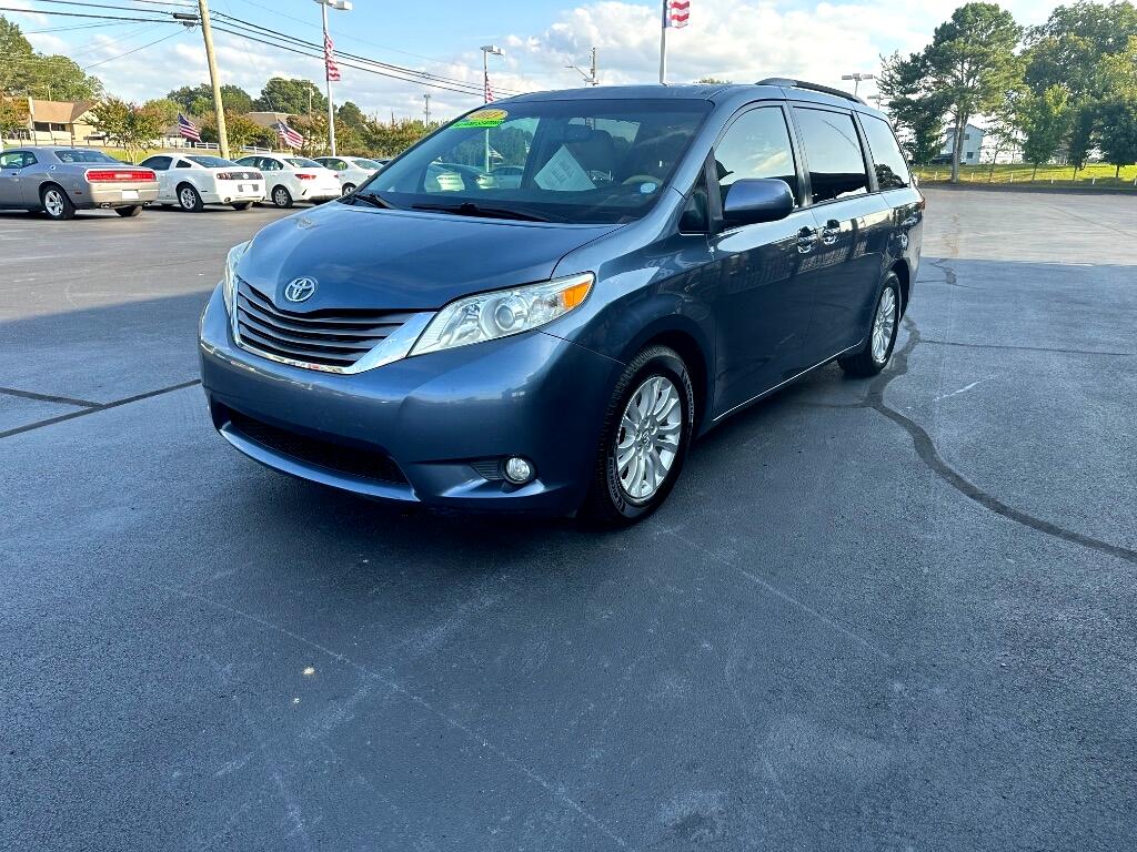Toyota Sienna 5dr 7-Pass Van V6 XLE AAS FWD (Natl) 2013 Toyota Sienna 5dr 7-Pass Van V6 XLE AAS FWD (Natl) 2013