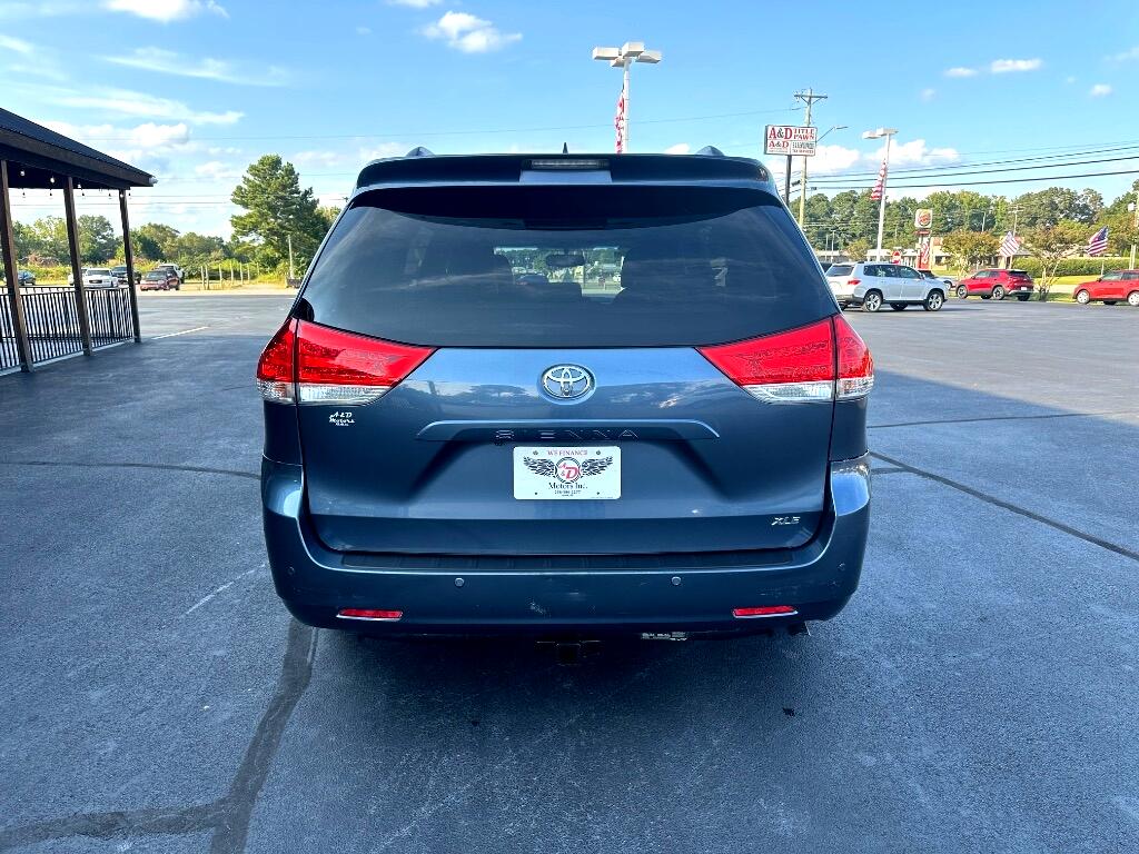 Toyota Sienna 5dr 7-Pass Van V6 XLE AAS FWD (Natl) 2013 Toyota Sienna 5dr 7-Pass Van V6 XLE AAS FWD (Natl) 2013