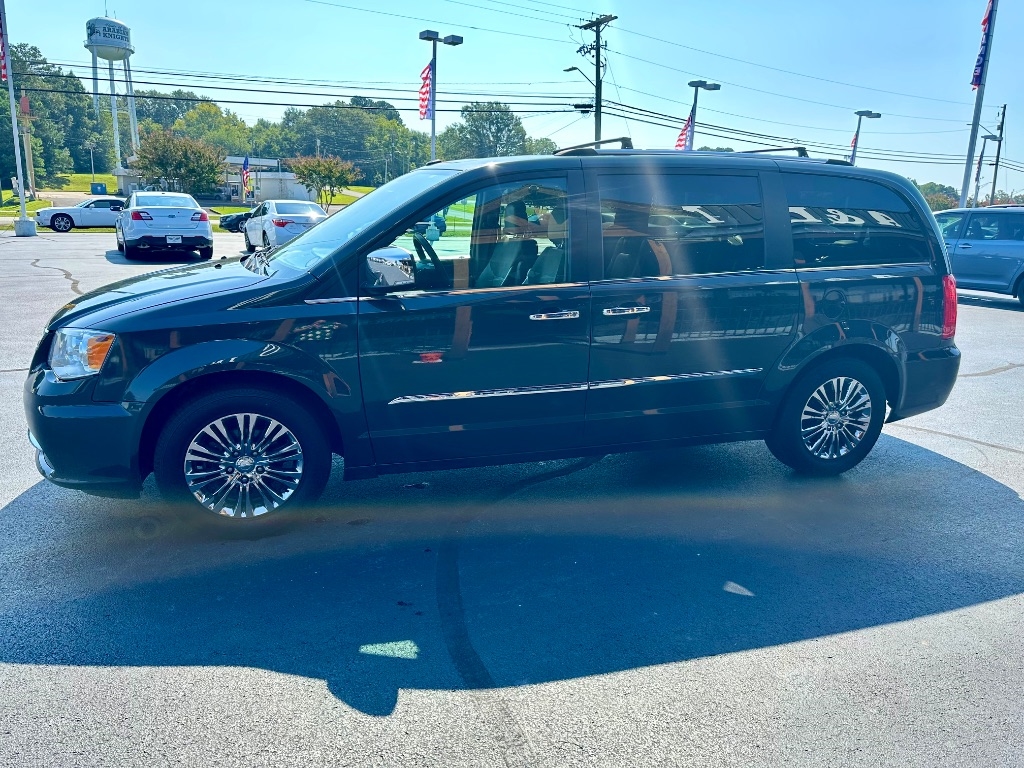 Chrysler Town & Country 4dr Wgn Limited 2011 Chrysler Town & Country 4dr Wgn Limited 2011