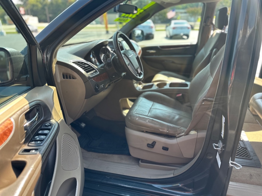 Chrysler Town & Country 4dr Wgn Limited 2011 Chrysler Town & Country 4dr Wgn Limited 2011