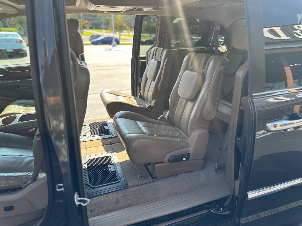 Chrysler Town & Country 4dr Wgn Limited 2011 Chrysler Town & Country 4dr Wgn Limited 2011