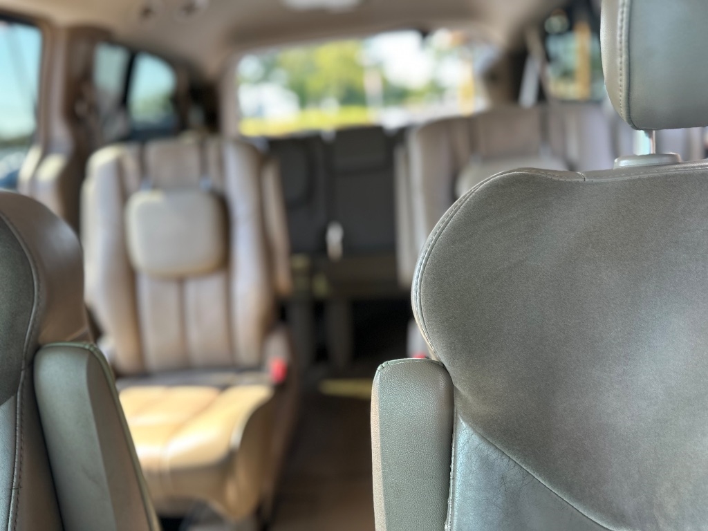 Chrysler Town & Country 4dr Wgn Limited 2011 Chrysler Town & Country 4dr Wgn Limited 2011
