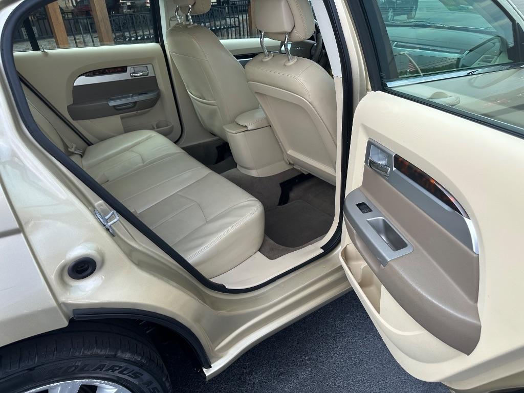 Chrysler Sebring 4dr Sdn Limited 2010