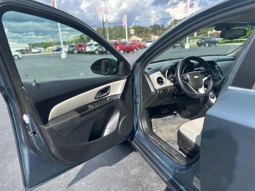 Chevrolet Cruze 4dr Sdn LT w/1LT 2012