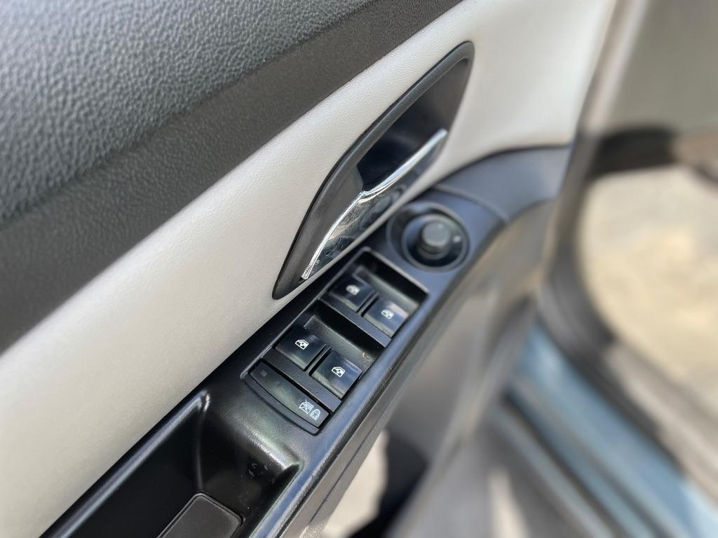 Chevrolet Cruze 4dr Sdn LT w/1LT 2012