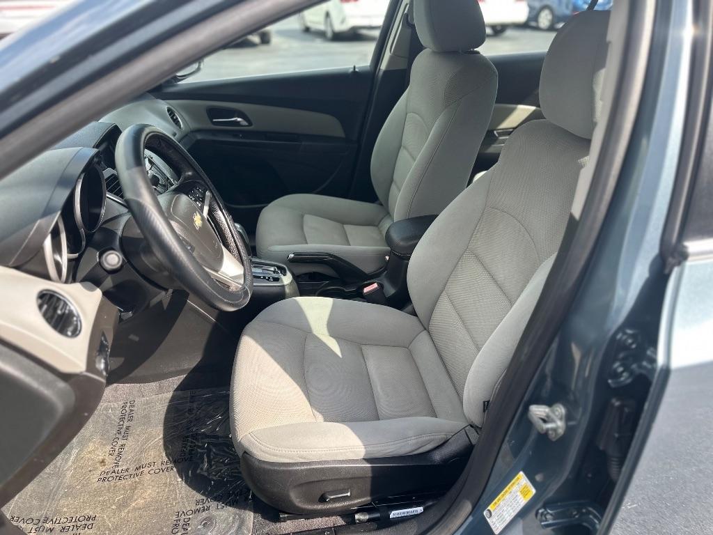 Chevrolet Cruze 4dr Sdn LT w/1LT 2012