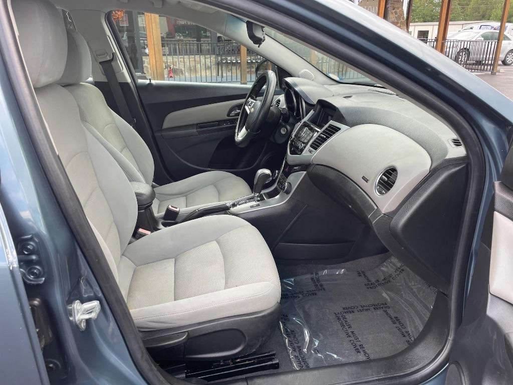 Chevrolet Cruze 4dr Sdn LT w/1LT 2012