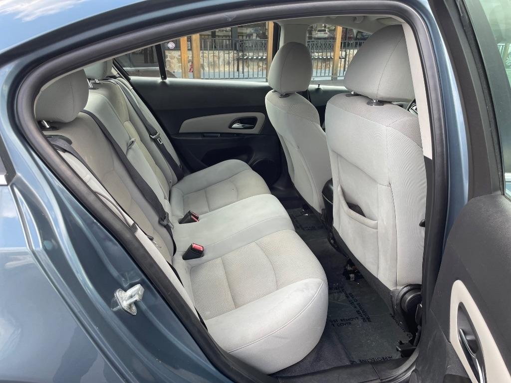 Chevrolet Cruze 4dr Sdn LT w/1LT 2012