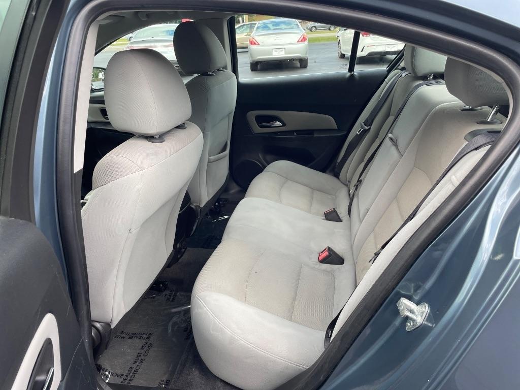 Chevrolet Cruze 4dr Sdn LT w/1LT 2012