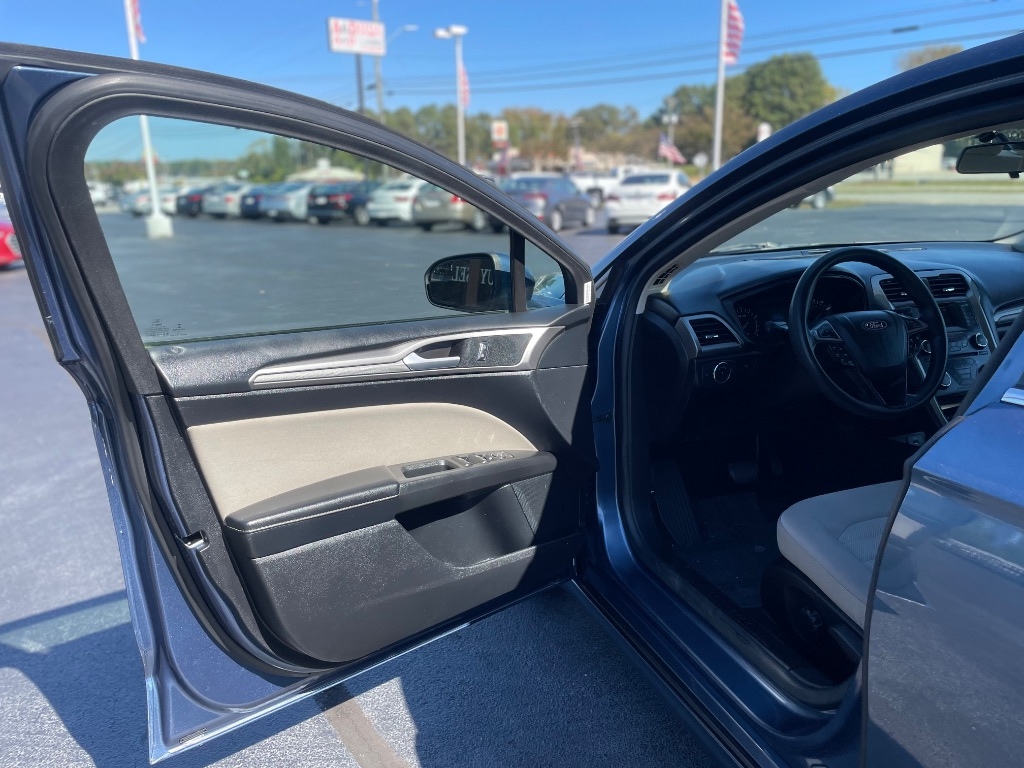 Ford Fusion S FWD 2018 Ford Fusion S FWD 2018