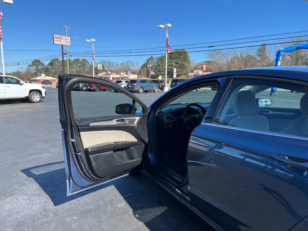 Ford Fusion S FWD 2018