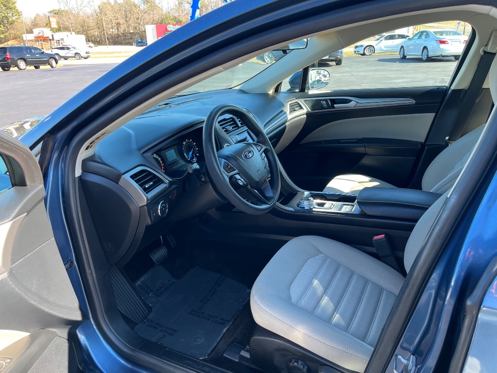 Ford Fusion S FWD 2018