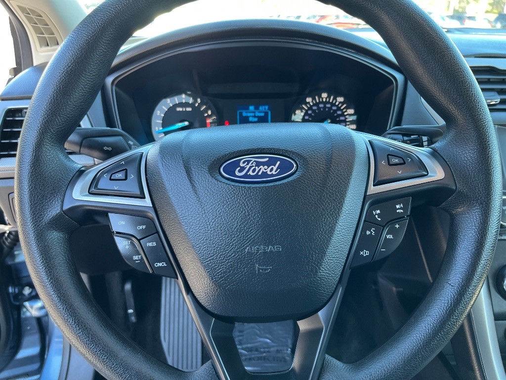 Ford Fusion S FWD 2018