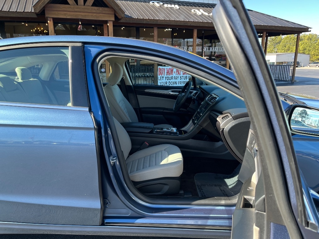 Ford Fusion S FWD 2018