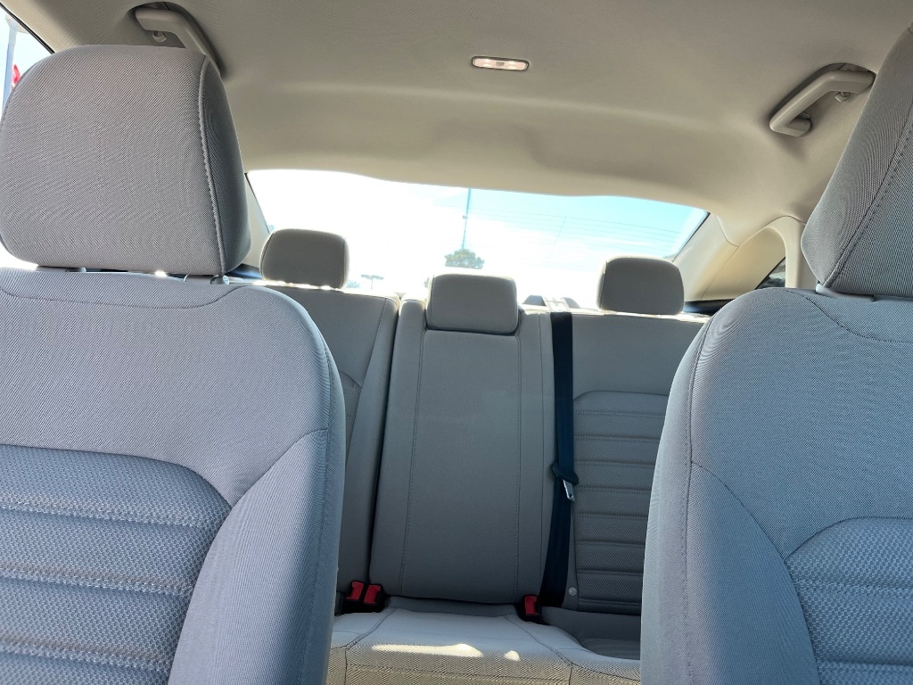 Ford Fusion S FWD 2018