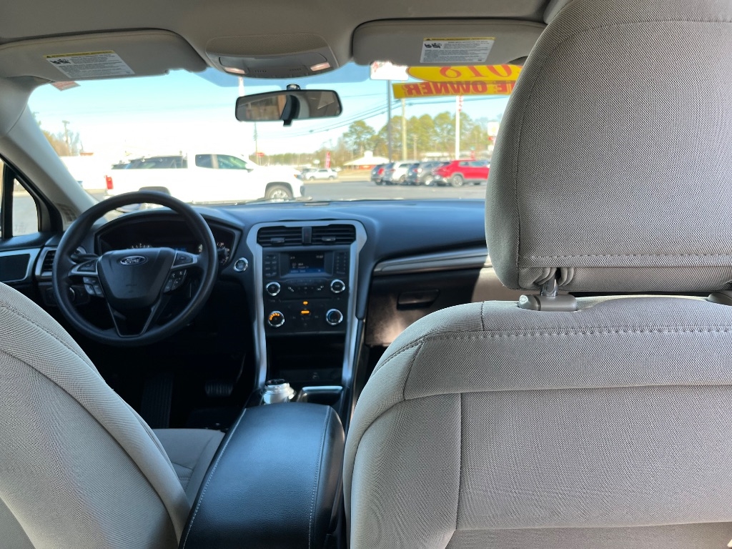 Ford Fusion S FWD 2018