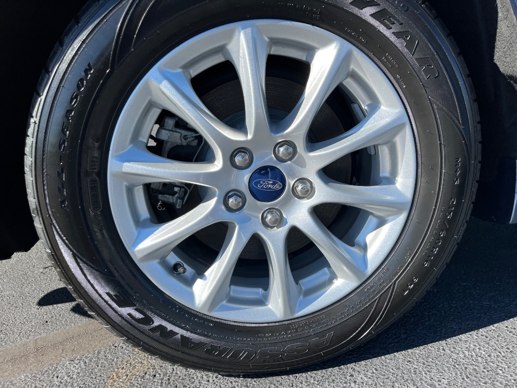 Ford Fusion S FWD 2018