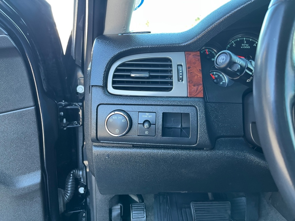 Chevrolet Suburban 2WD 4dr 1500 LTZ 2009