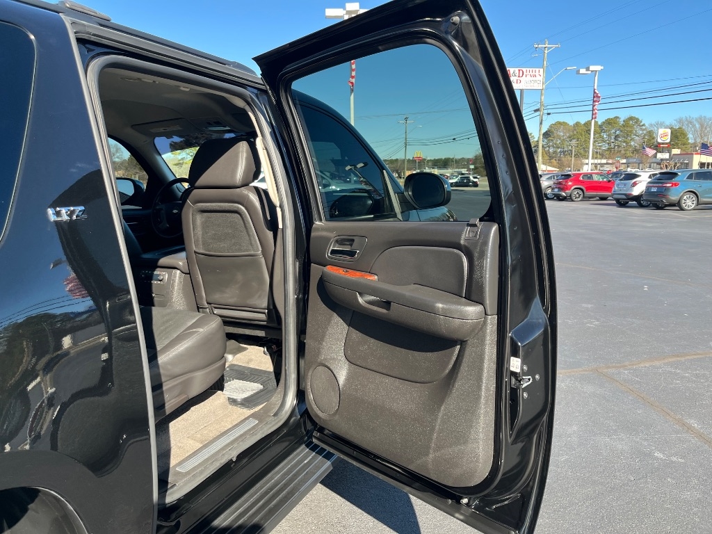 Chevrolet Suburban 2WD 4dr 1500 LTZ 2009