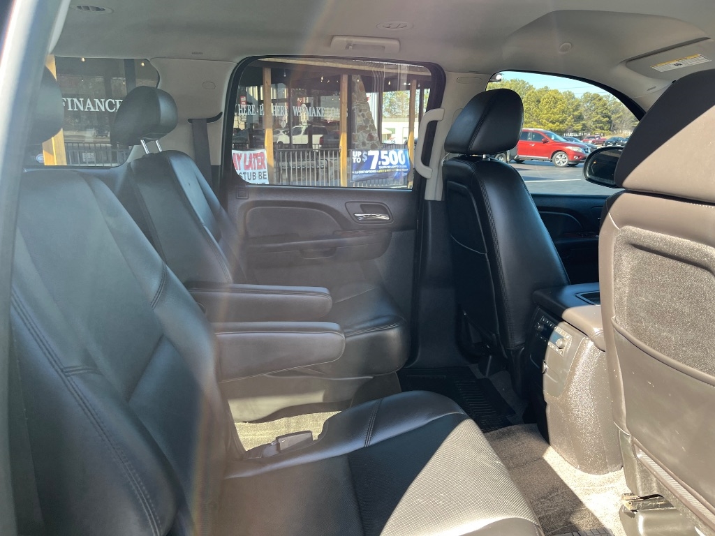 Chevrolet Suburban 2WD 4dr 1500 LTZ 2009