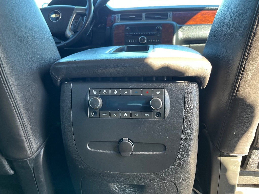 Chevrolet Suburban 2WD 4dr 1500 LTZ 2009