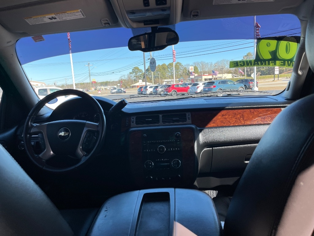 Chevrolet Suburban 2WD 4dr 1500 LTZ 2009