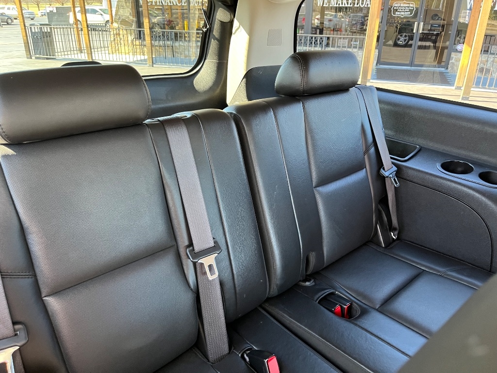 Chevrolet Suburban 2WD 4dr 1500 LTZ 2009